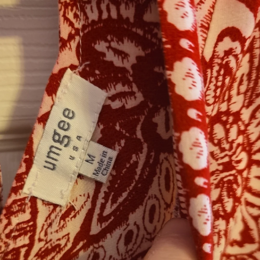 Umgee‎ Red and White Paisley Tunic